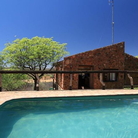 Onduri Lodge Outjo Bagian luar foto
