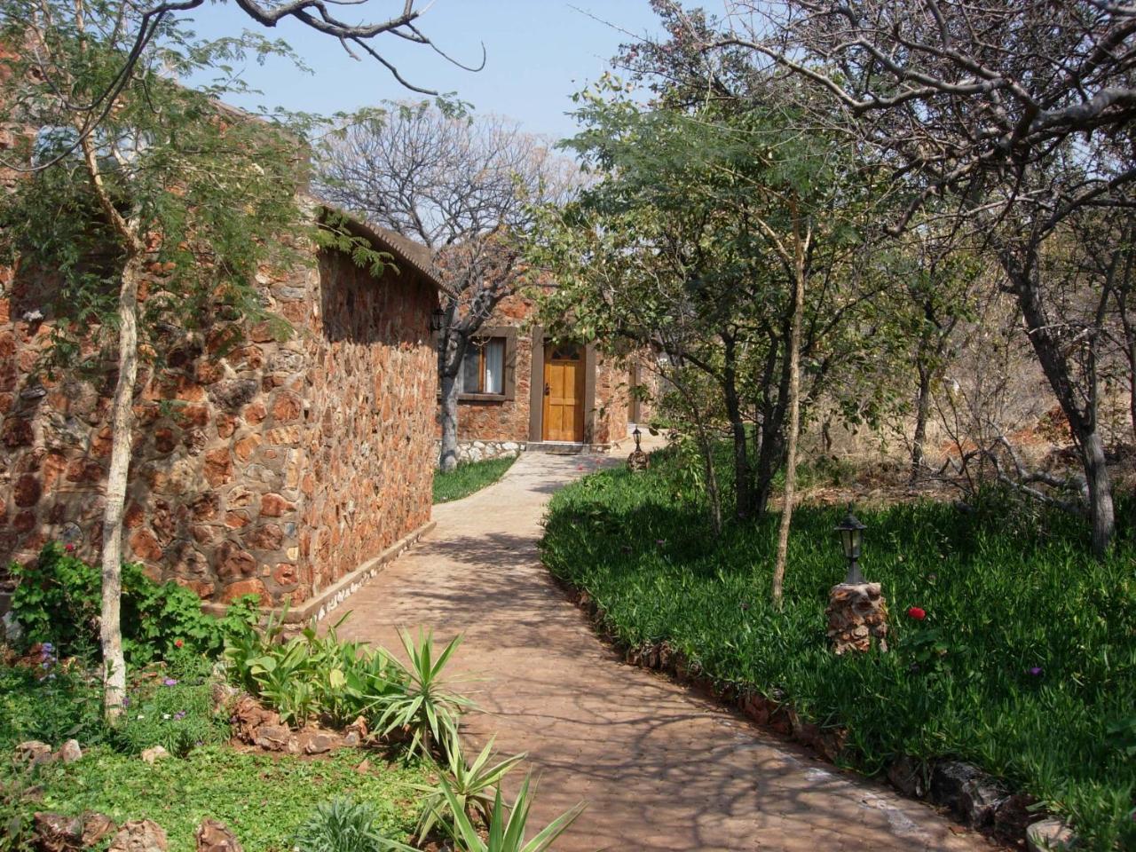 Onduri Lodge Outjo Bagian luar foto