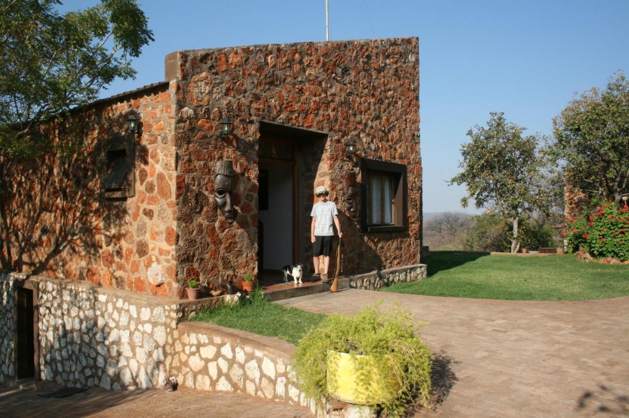 Onduri Lodge Outjo Bagian luar foto