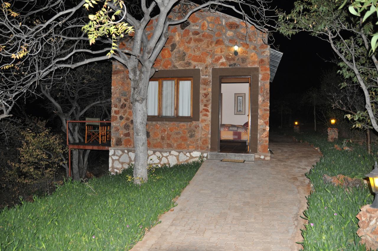 Onduri Lodge Outjo Bagian luar foto