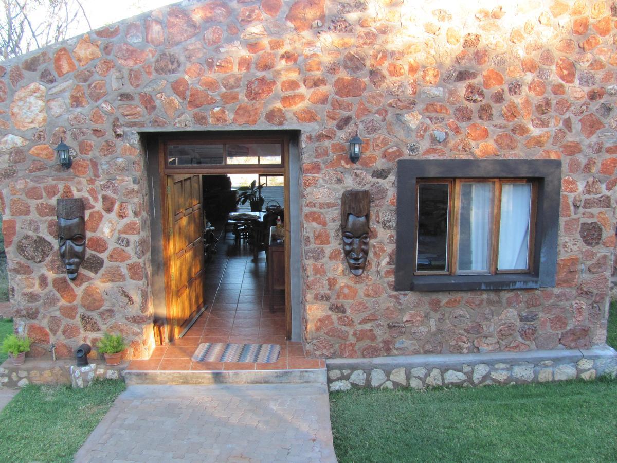 Onduri Lodge Outjo Bagian luar foto